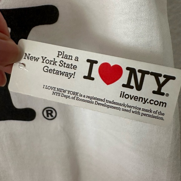 I ♥️ New York White Shirt Sleeves Small TShirt BNWT - Picture 3 of 5